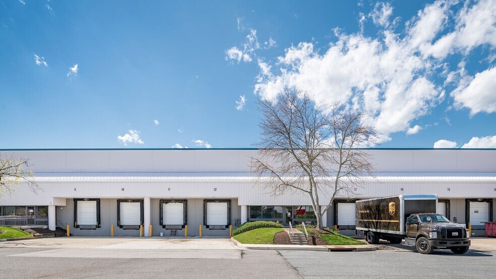 More Photos Of 8679 Greenwood Pl, Savage Unknown For Lease