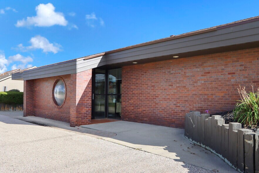 More Photos Of 3410 80th St, Kenosha Office For Sale
