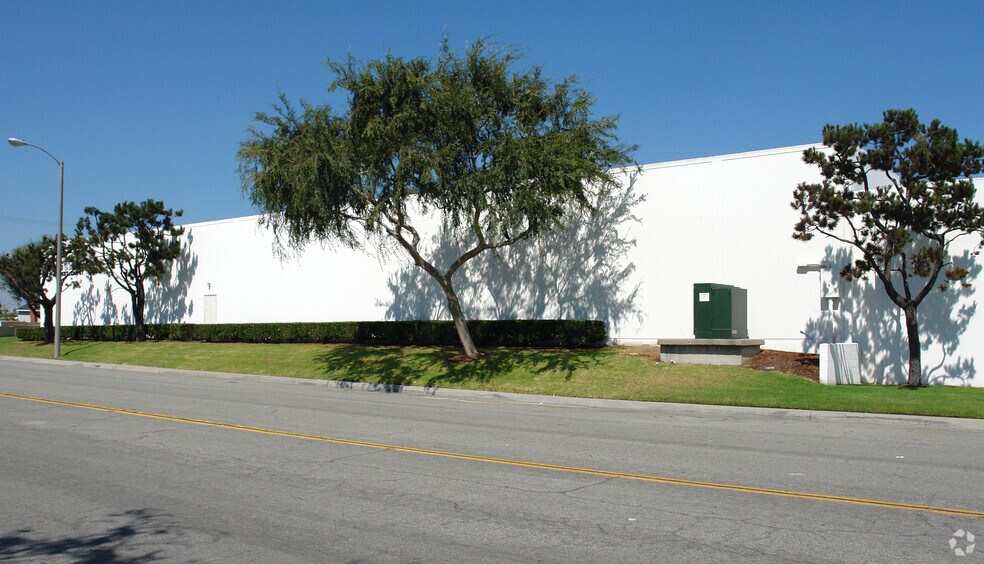 More Photos Of 1124 E Del Amo Blvd, Carson Manufacturing For Lease