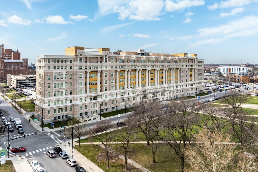 More Photos Of 1835 W Harrison St, Chicago Hospitality For Sale