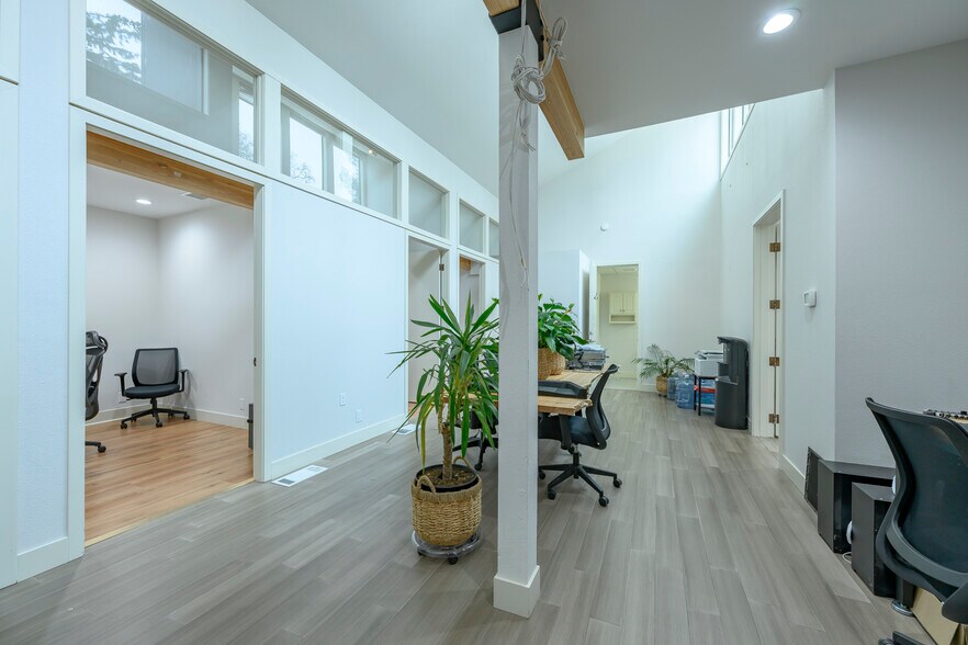 More Photos Of 351 SE Baker St, Mcminnville Medical For Lease
