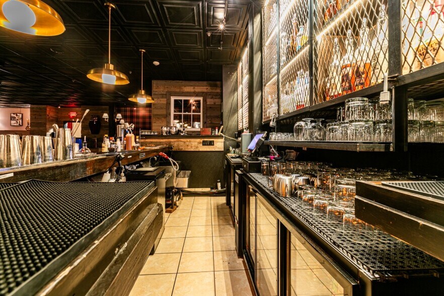 More Photos Of 268 Main St, Park City Storefront Retail Office For Sale