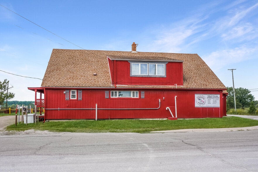More Photos Of 6005 Marine City Hwy, Cottrellville Township Convenience Store For Sale