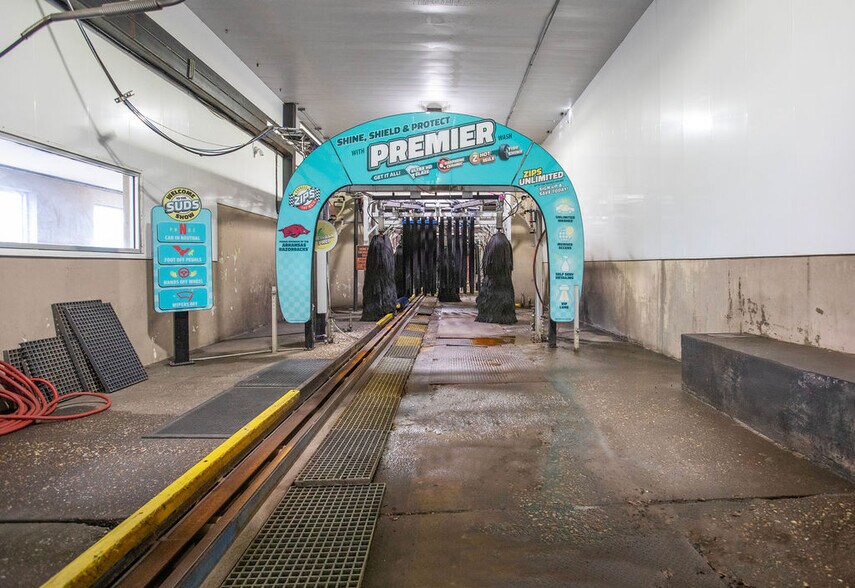 More Photos Of 9500 N Rodney Parham Rd, Little Rock Freestanding For Sale