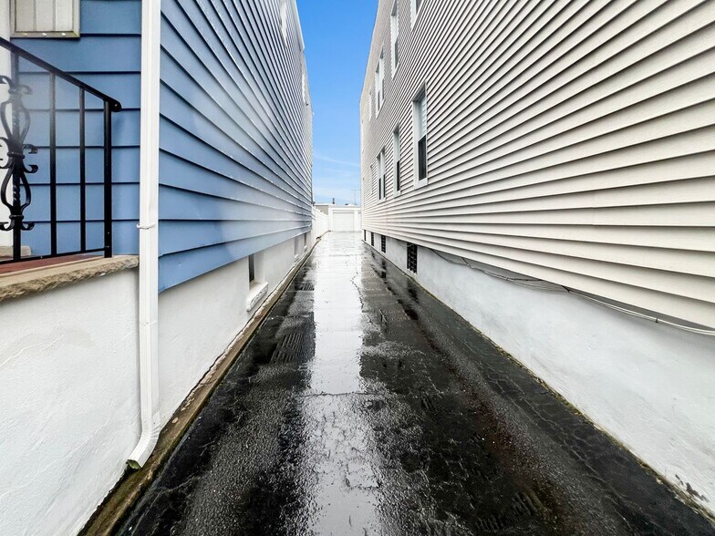 More Photos Of 700-702 N 7th St, Newark Apartments For Sale