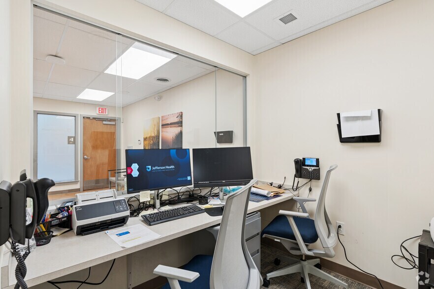 More Photos Of 1569 Medical Dr, Pottstown Office For Sale