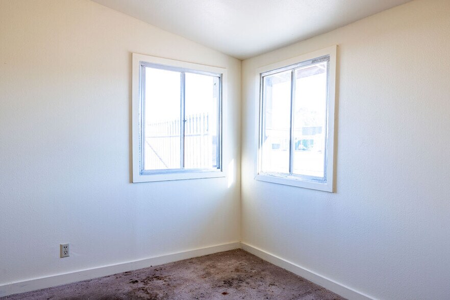 More Photos Of 6618 Inyokern Rd, Inyokern Office For Sale