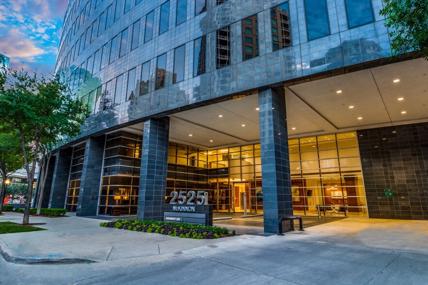 More Photos Of 2525 McKinnon St, Dallas Office For Lease