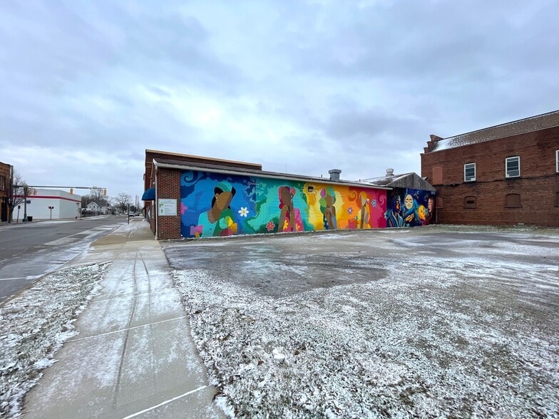 More Photos Of 321 Cherry Ave NE, Canton Storefront Retail Office For Sale