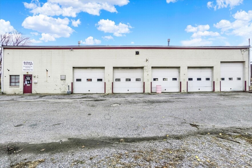 Primary Photo Of 1006 1/2 Mount Rose Rear Ave, York Auto Repair For Sale