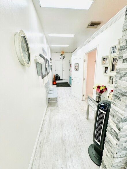 More Photos Of 11651-11663 Sherman Way, North Hollywood General Retail For Lease