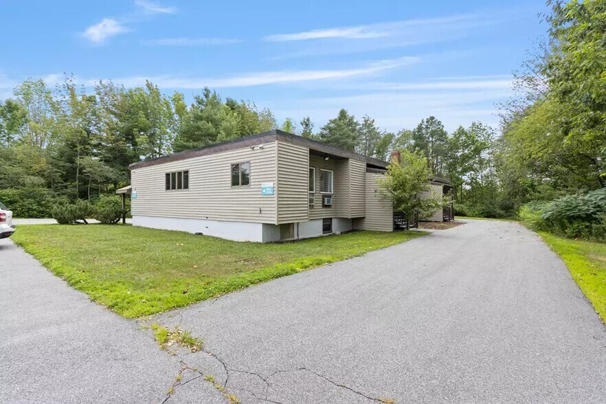 More Photos Of 587 Spring St, Westbrook Office For Sale