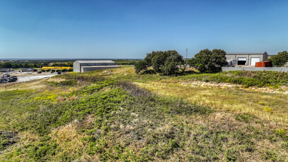 More Photos Of 125 Winners Cir, Weatherford Showroom For Sale