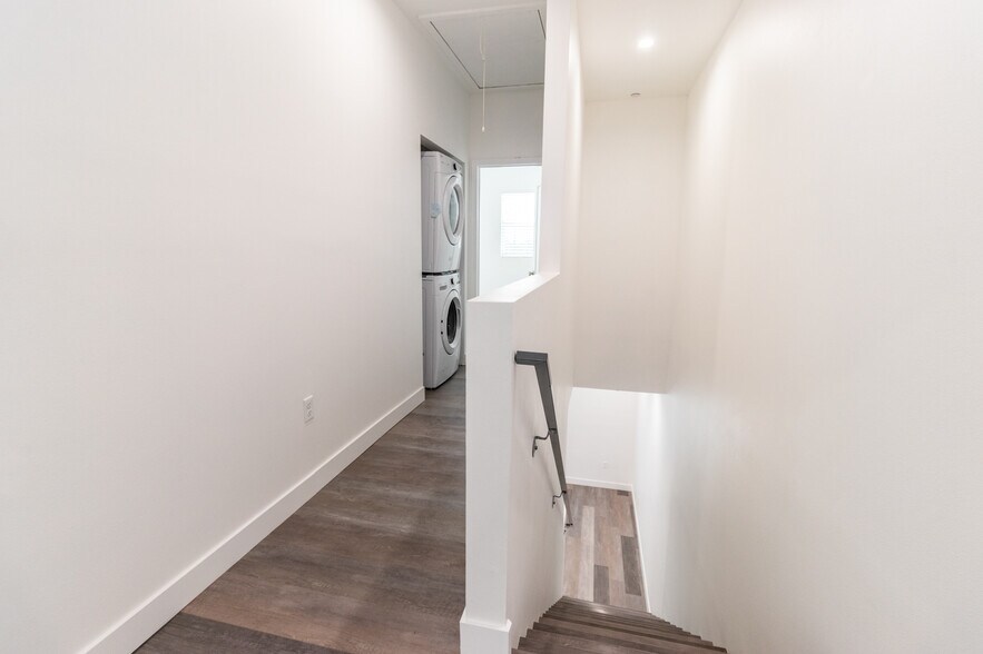 More Photos Of 1818 Thurman Ave, Los Angeles Apartments For Sale