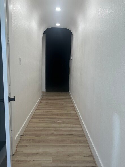 More Photos Of 2955 S Sam Houston Pky E, Houston Flex For Lease