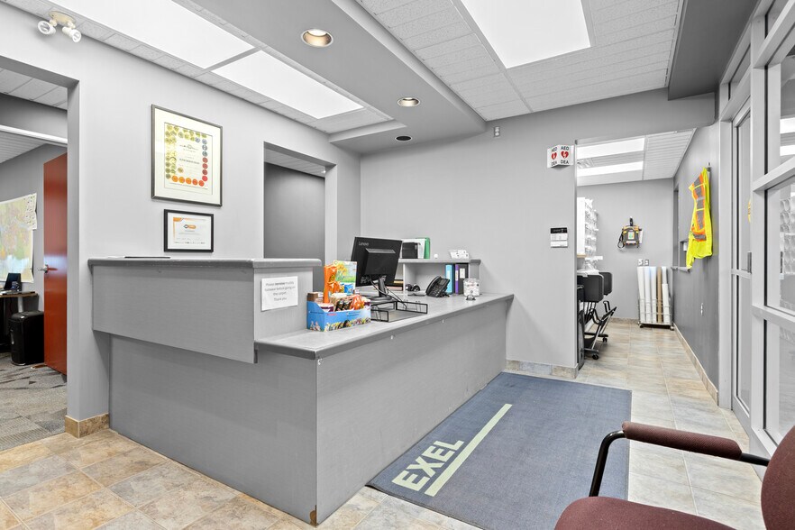 More Photos Of 135 Walgreen Rd, Ottawa Office For Lease