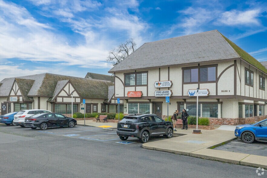 More Photos Of 8421 Auburn Blvd, Citrus Heights Office For Lease