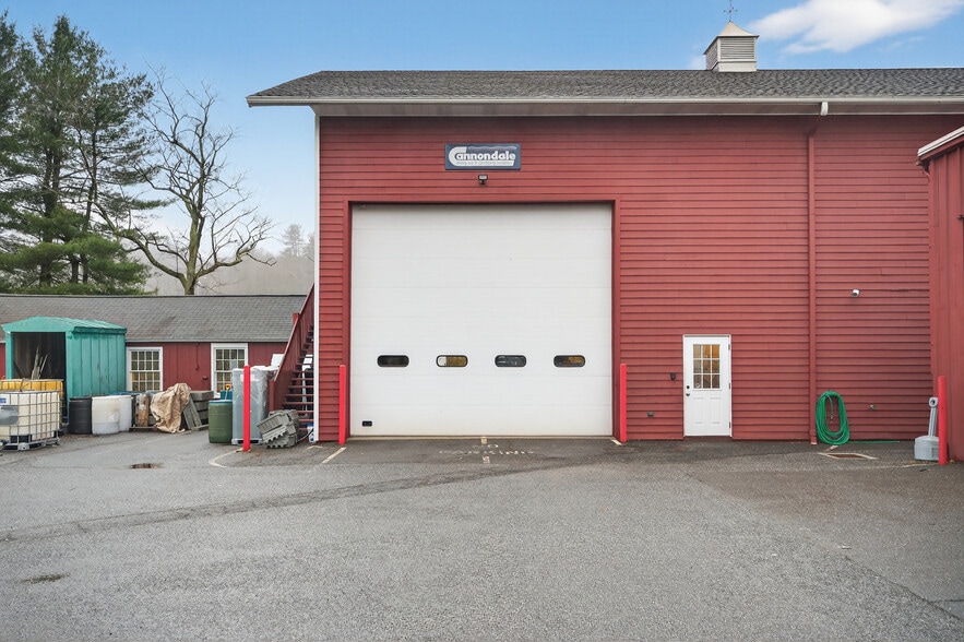 More Photos Of 387 Danbury Rd, Wilton Medical For Sale