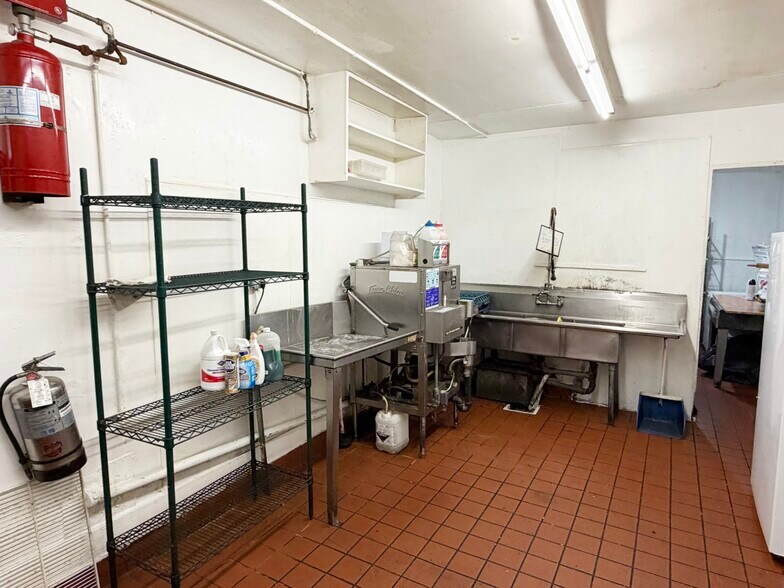 More Photos Of 3748 San Pablo Dam Rd, El Sobrante Restaurant For Lease