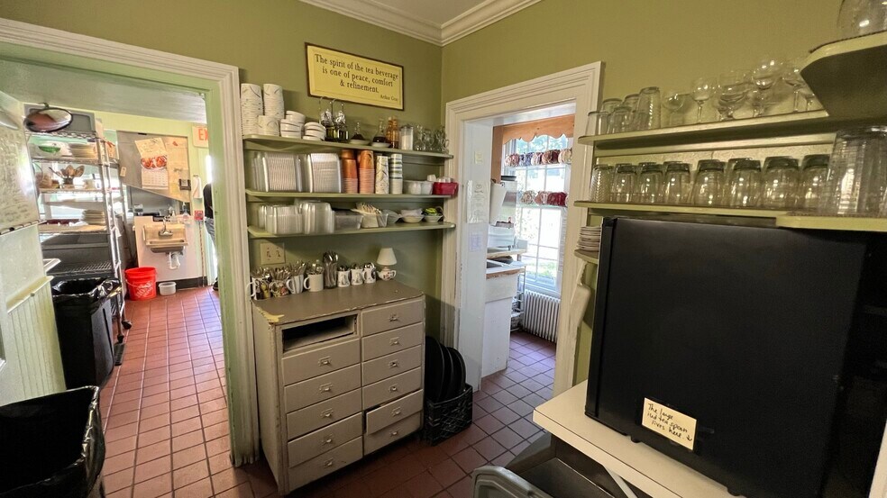 More Photos Of 2 Main St, Flemington Restaurant For Lease