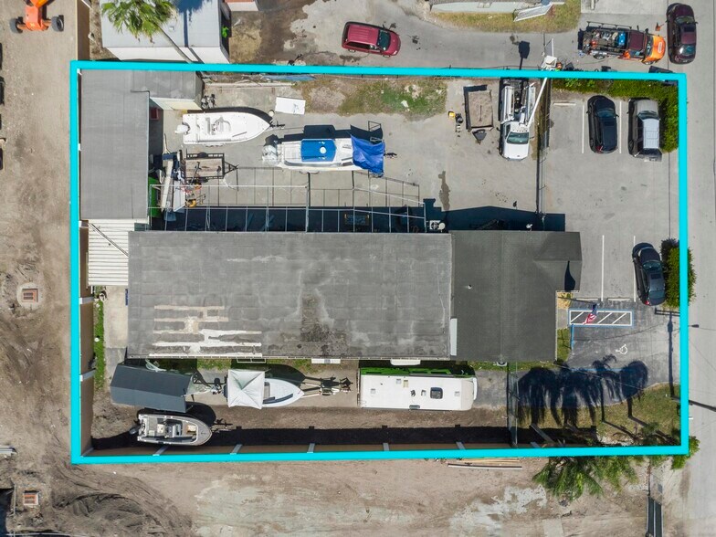 More Photos Of 4611 SW 44th Ave, Dania Warehouse For Lease