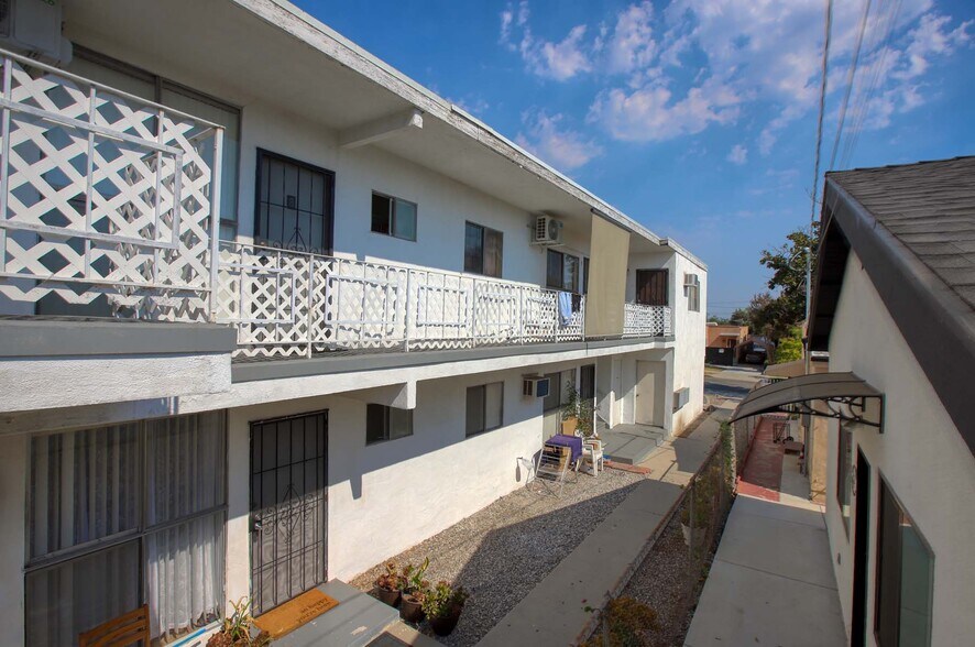 More Photos Of 1055 Grover Ave, Glendale Apartments For Sale