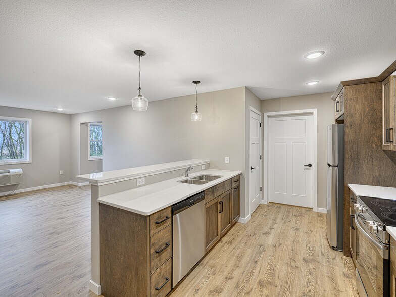 More Photos Of 102 Ridge Rd, Osceola Apartments For Sale