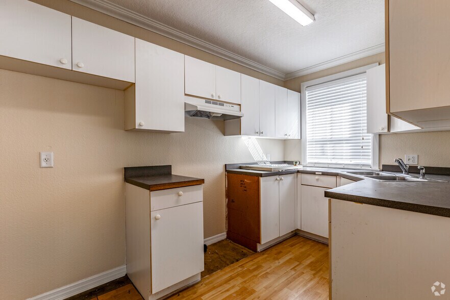 More Photos Of 1103-1109 14th St W, Bradenton Medical For Lease