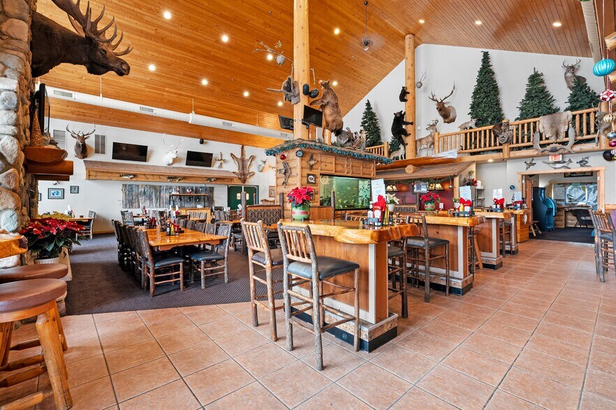 More Photos Of 18398 Waubee Park Ln, Lakewood Hotel For Sale