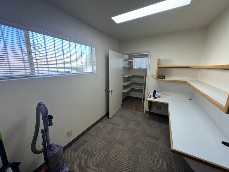 More Photos Of 418 S Maryland Pky, Las Vegas Office For Lease