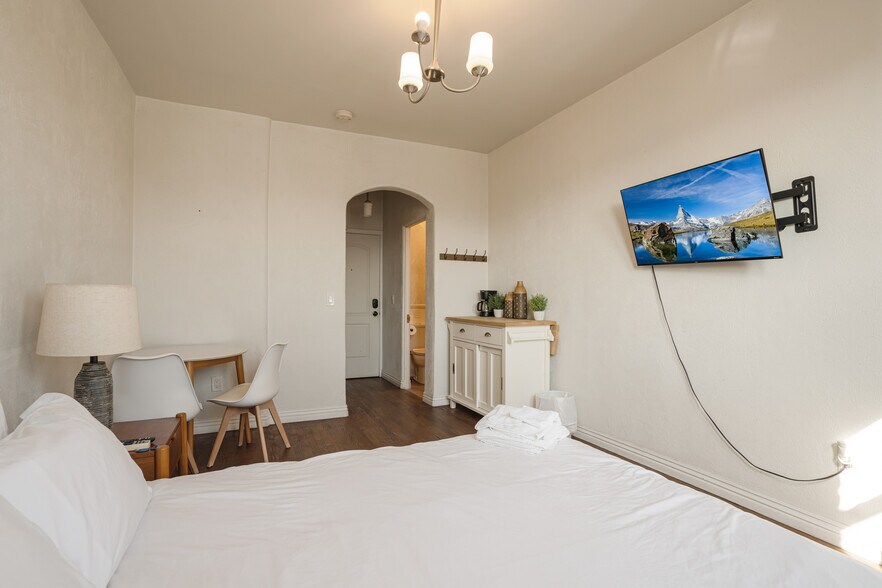 More Photos Of 2731 Beverly Blvd, Los Angeles Apartments For Sale