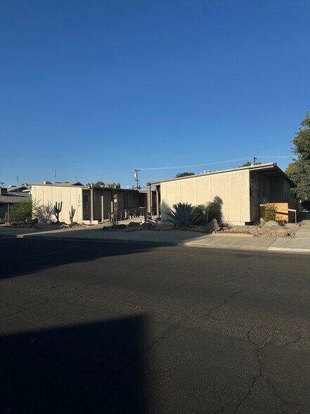 Primary Photo Of 106 Pollasky Ave, Clovis Office For Lease