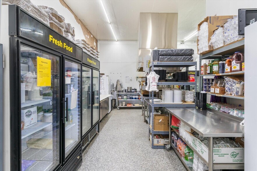 More Photos Of 111 NE Front St, Edgewood Storefront For Sale
