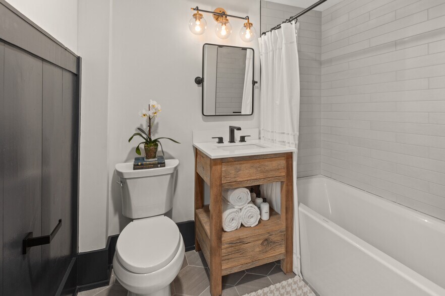 More Photos Of 56 Turner Mill Ln, Stowe Specialty For Sale