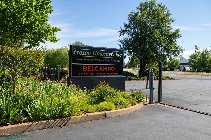 More Photos Of 5800 Airport Rd, Redding Warehouse For Lease