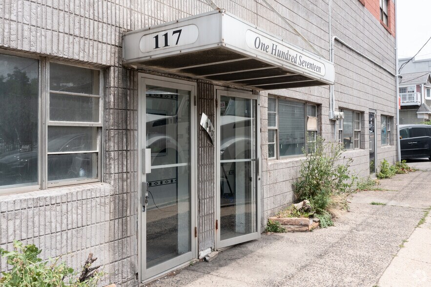 More Photos Of 117 Fort Lee Rd, Leonia Office For Lease