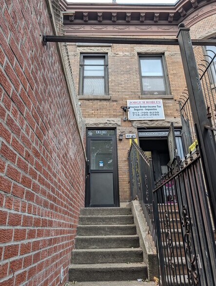Primary Photo Of 4028 82nd St, Elmhurst Office For Lease