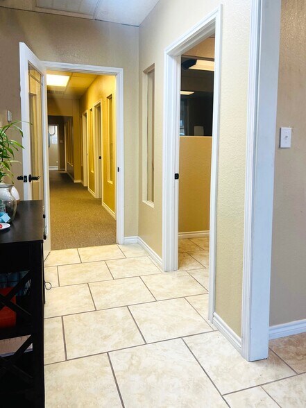 More Photos Of 312 E Avenue B, Killeen Office For Lease