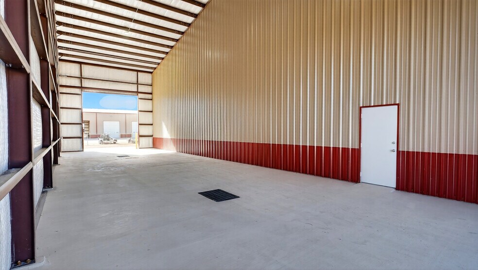 More Photos Of 16511 W Basin St, Odessa Industrial For Lease