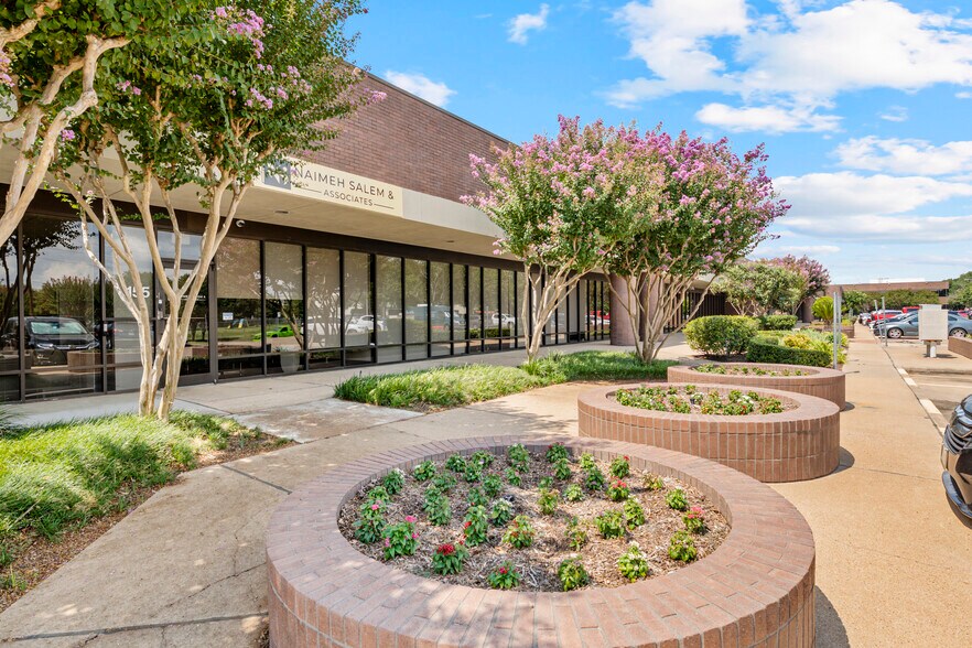 More Photos Of 2525 W Bellfort St, Houston Research And Development For Lease