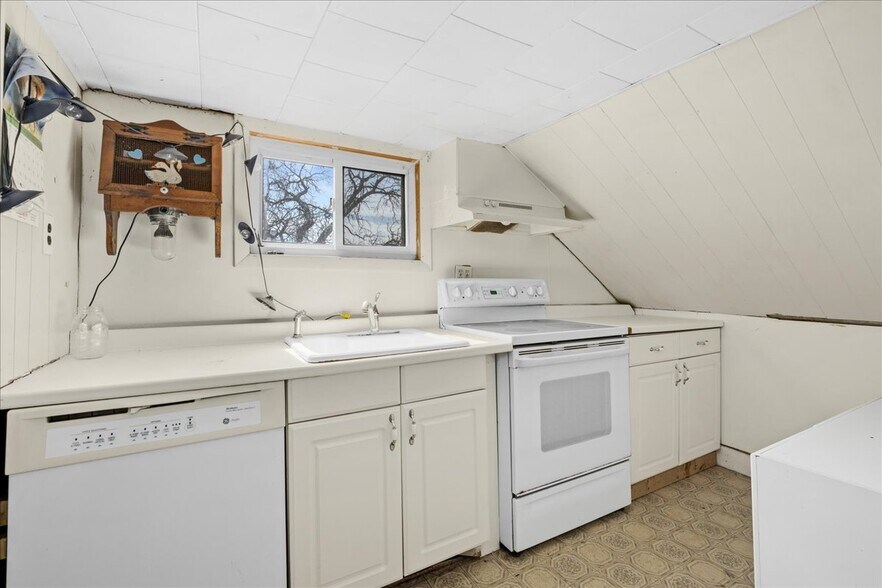 More Photos Of 73 Southgate St, Worcester General Retail For Sale