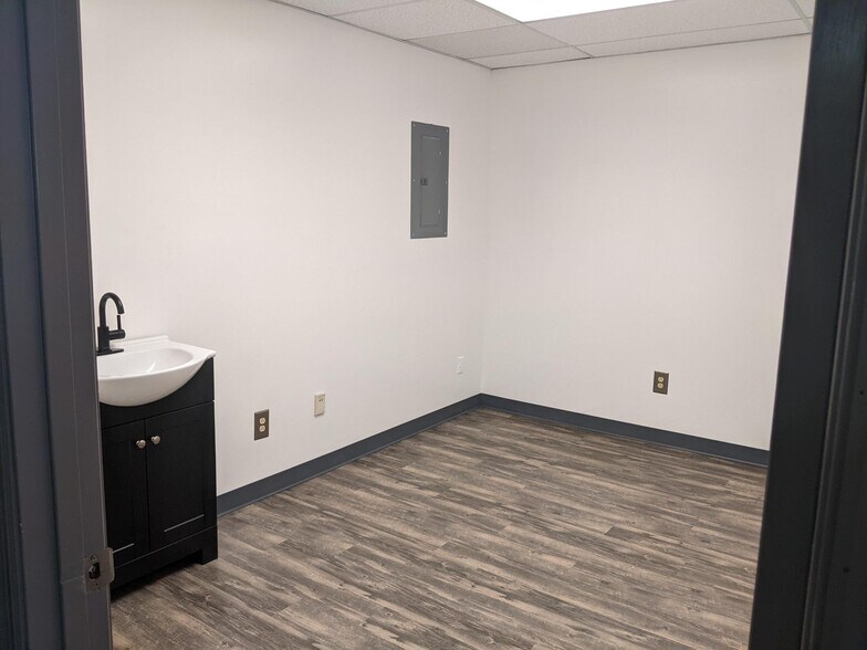 More Photos Of 8648 Old Troy Pike, Huber Heights Medical For Lease