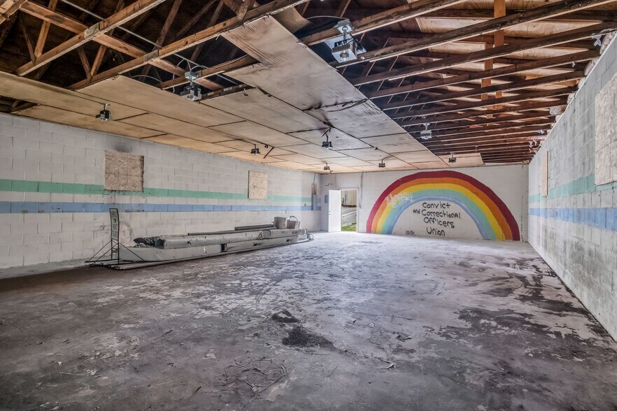 More Photos Of 1409 Buffalo Rd, Lawrenceburg Warehouse For Lease