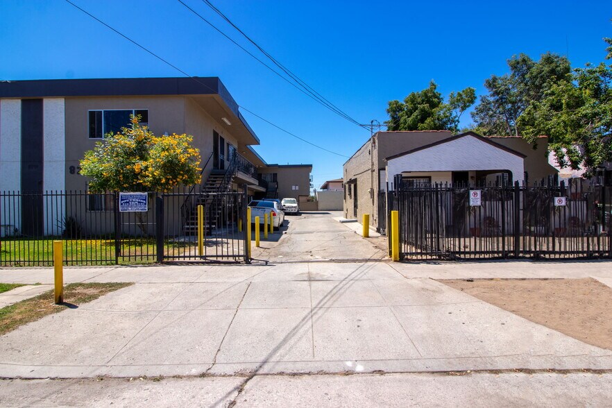 More Photos Of 820 W 95th St, Los Angeles Apartments For Sale