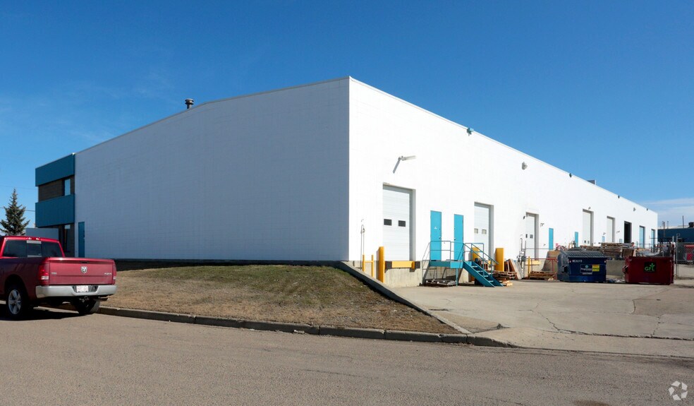 More Photos Of 9343-9357 45 Av NW, Edmonton Flex For Lease
