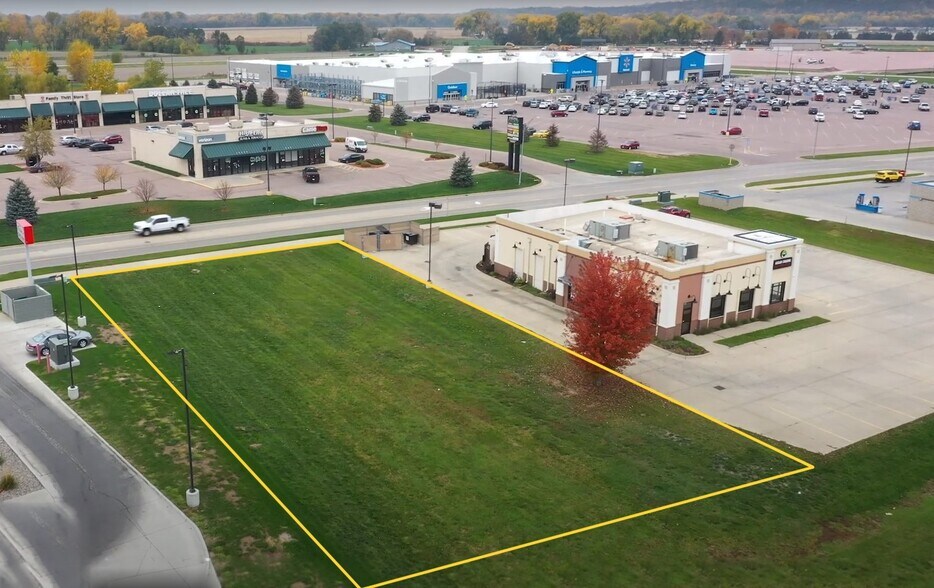 Primary Photo Of 1906 Cornhusker Dr, South Sioux City General Retail For Lease