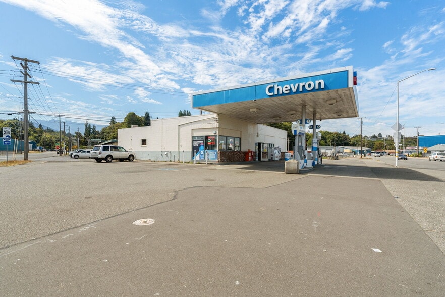 More Photos Of 402 Marine Dr, Port Angeles Service Station For Sale