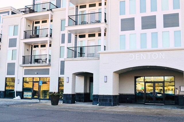 Primary Photo Of 5901 NW 63rd Ter, Kansas City Apartments For Lease