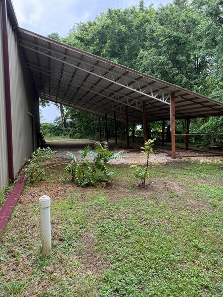 More Photos Of 12329 Three Elms Rd, Farmington Service For Lease