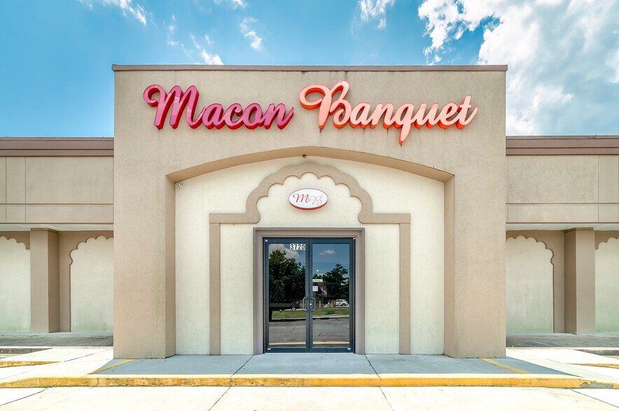 Primary Photo Of 3720 Bloomfield Village Dr, Macon-Bibb Storefront For Sale
